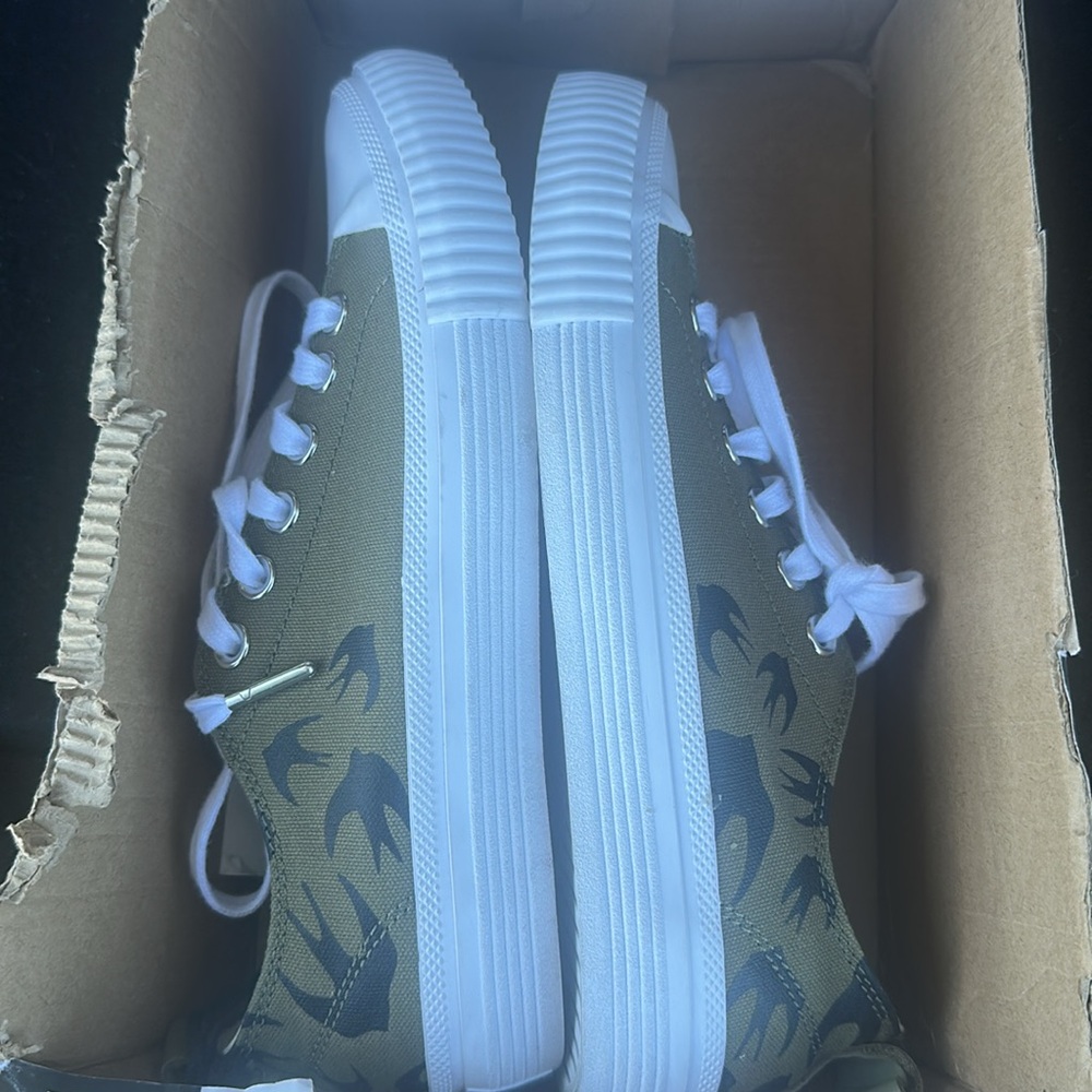 MCQ Alexander McQueen Swallow Cap Toe Sneakers size 8 EU 38-price is firm New - Picture 7 of 9